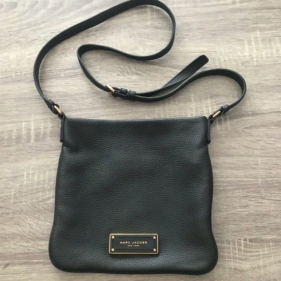 Marc Jacobs Handbags - Authentic Marc Jacobs crossbody